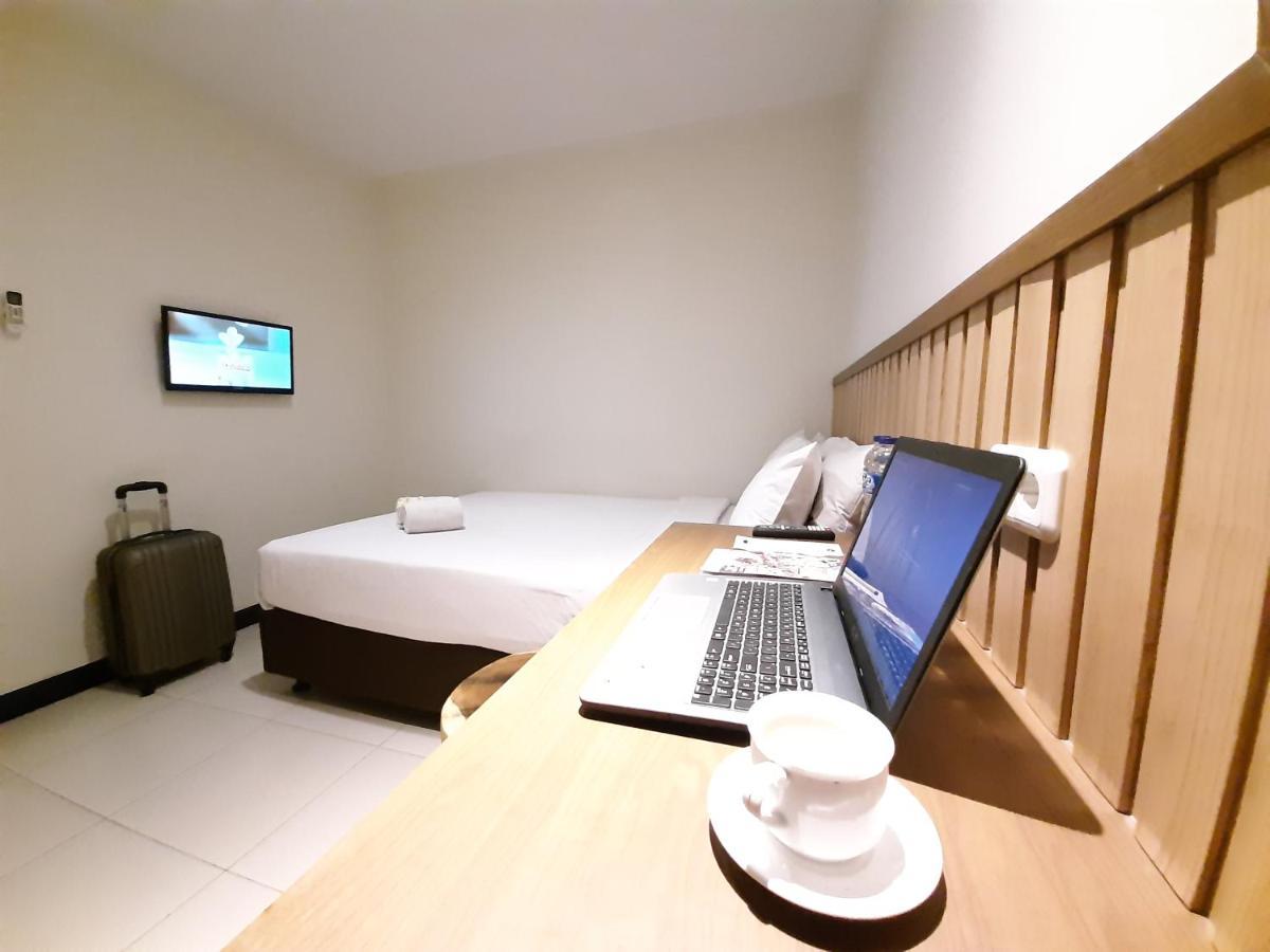 Hotel Pantes Kota Lama Семаранг Екстериор снимка