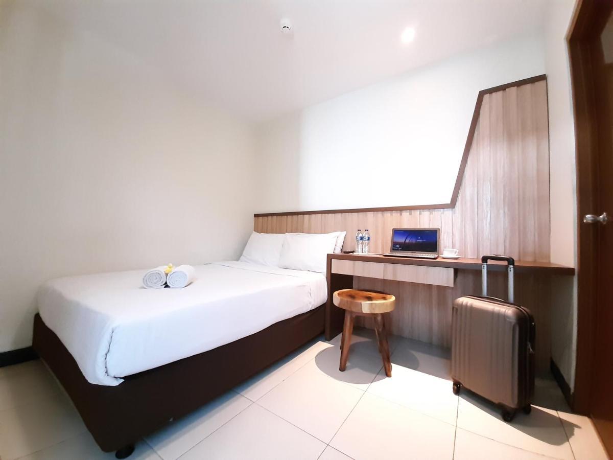 Hotel Pantes Kota Lama Семаранг Екстериор снимка