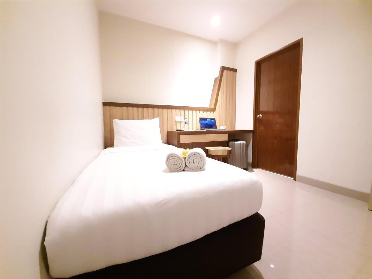 Hotel Pantes Kota Lama Семаранг Екстериор снимка