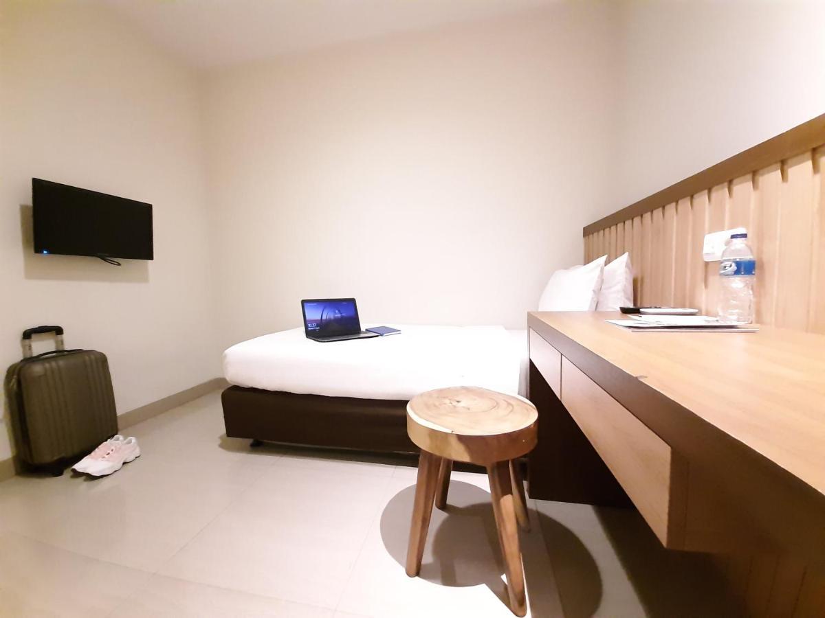 Hotel Pantes Kota Lama Семаранг Екстериор снимка