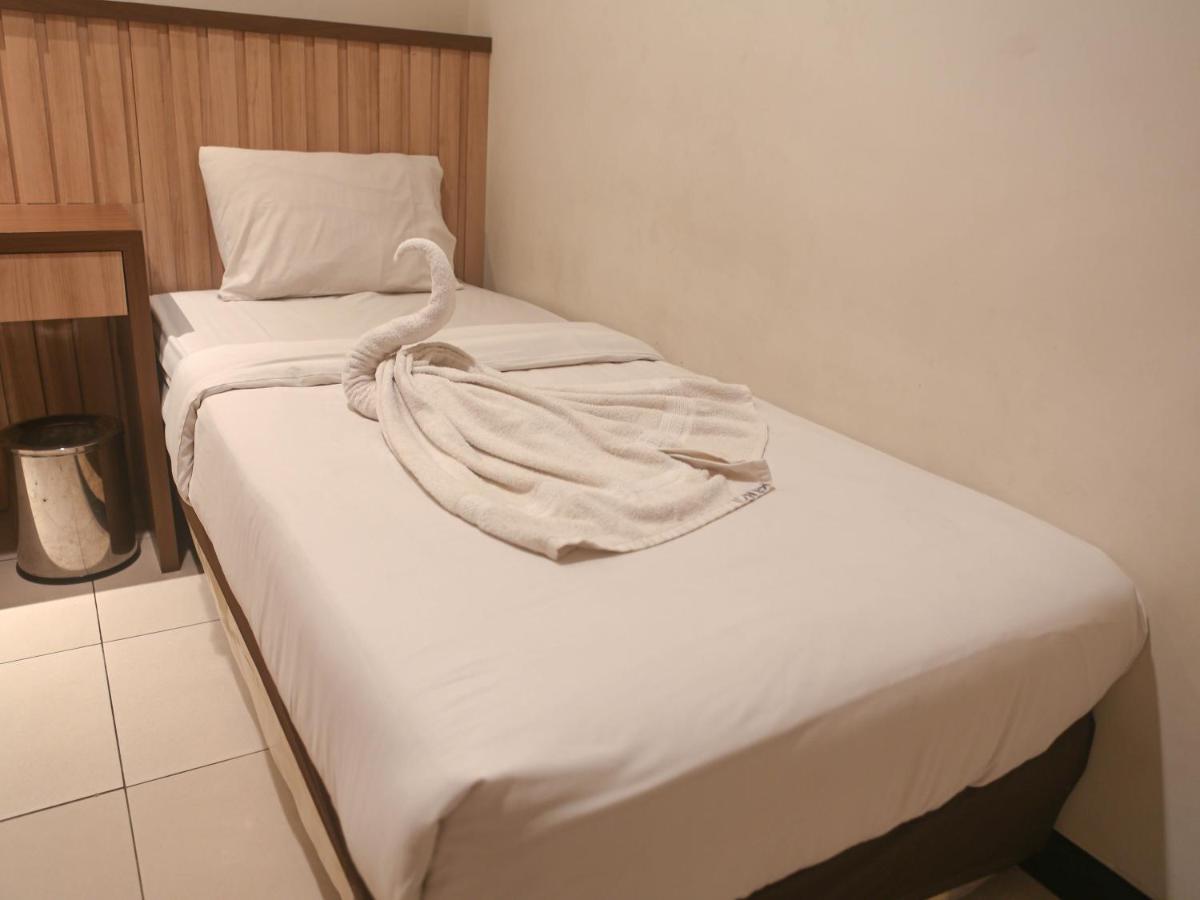 Hotel Pantes Kota Lama Семаранг Екстериор снимка
