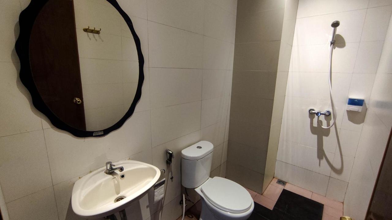 Hotel Pantes Kota Lama Семаранг Екстериор снимка