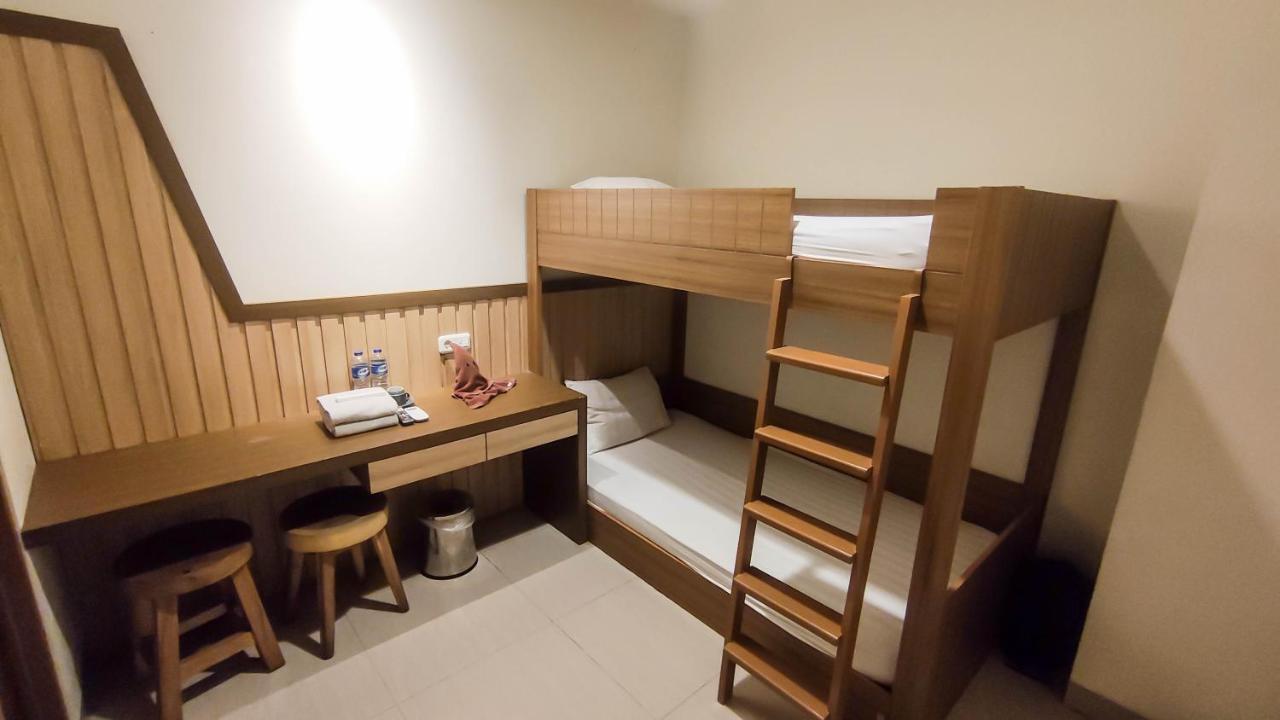 Hotel Pantes Kota Lama Семаранг Екстериор снимка